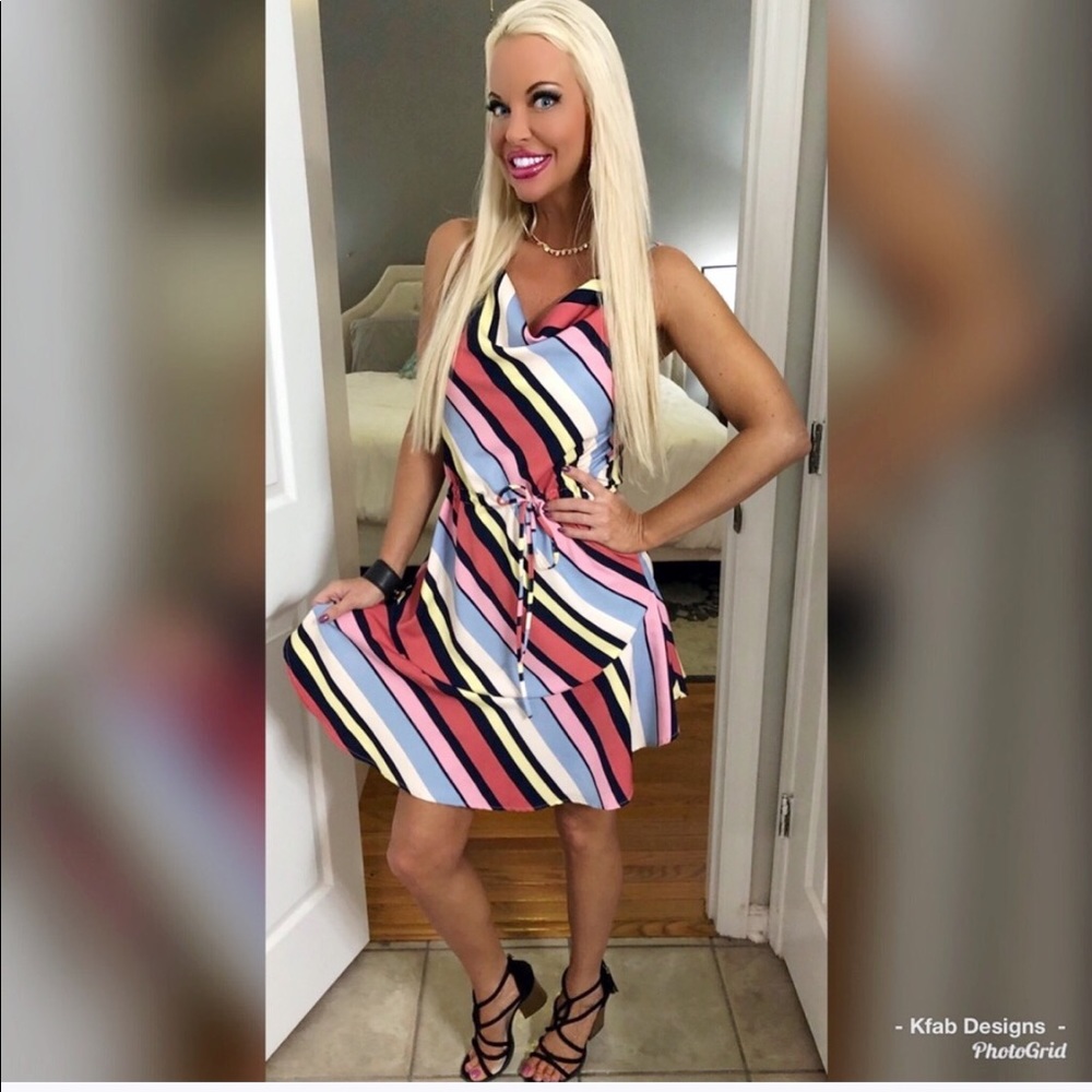 🥰LAST 2! 💕Cinched Waist Color Block Cami Dress! - Picture 4 of 6